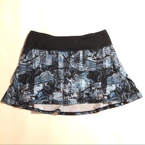 Play Off The Pleats skirt